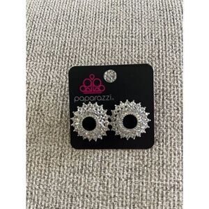 NWT Paparazzi diamond earrings